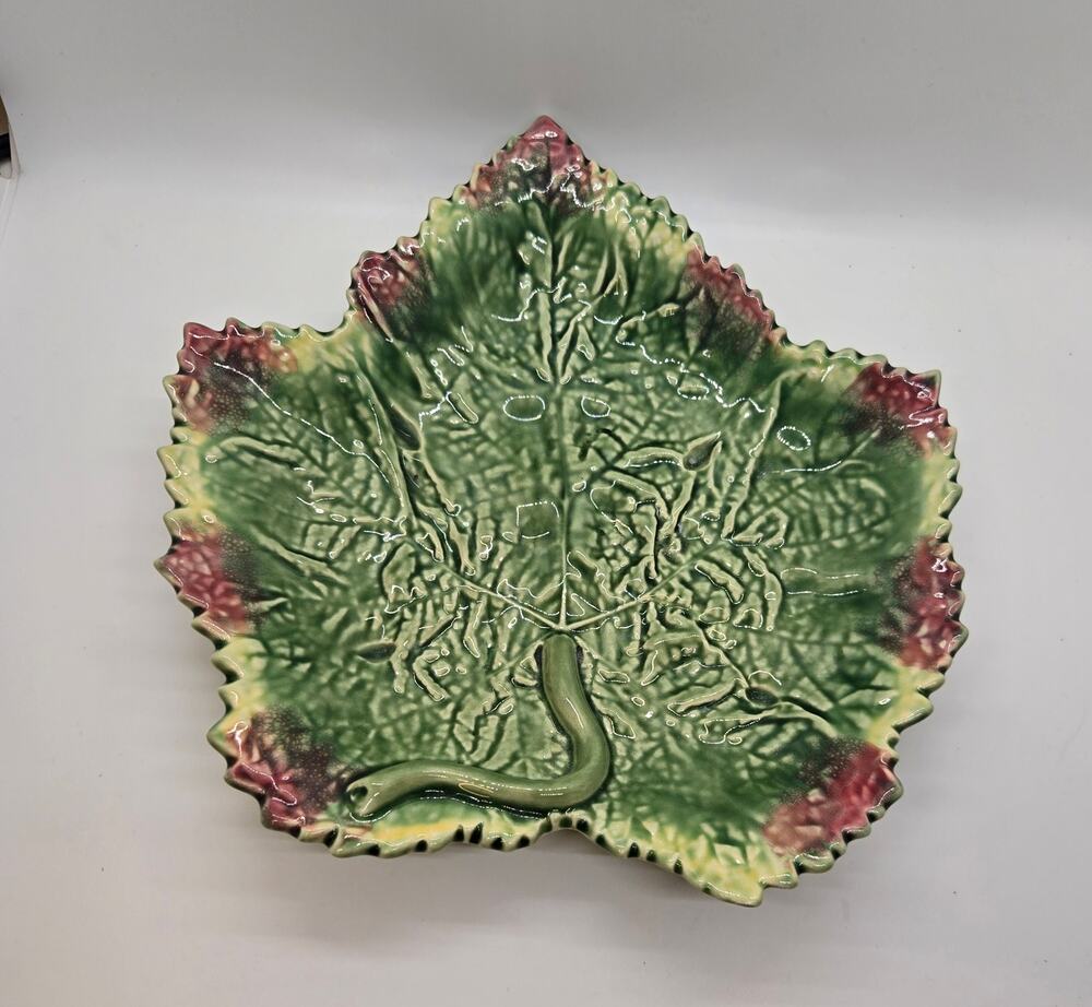 Bordallo Pinheiro Majolica Grape Leaf Plate Portugal Green 10" Vintage